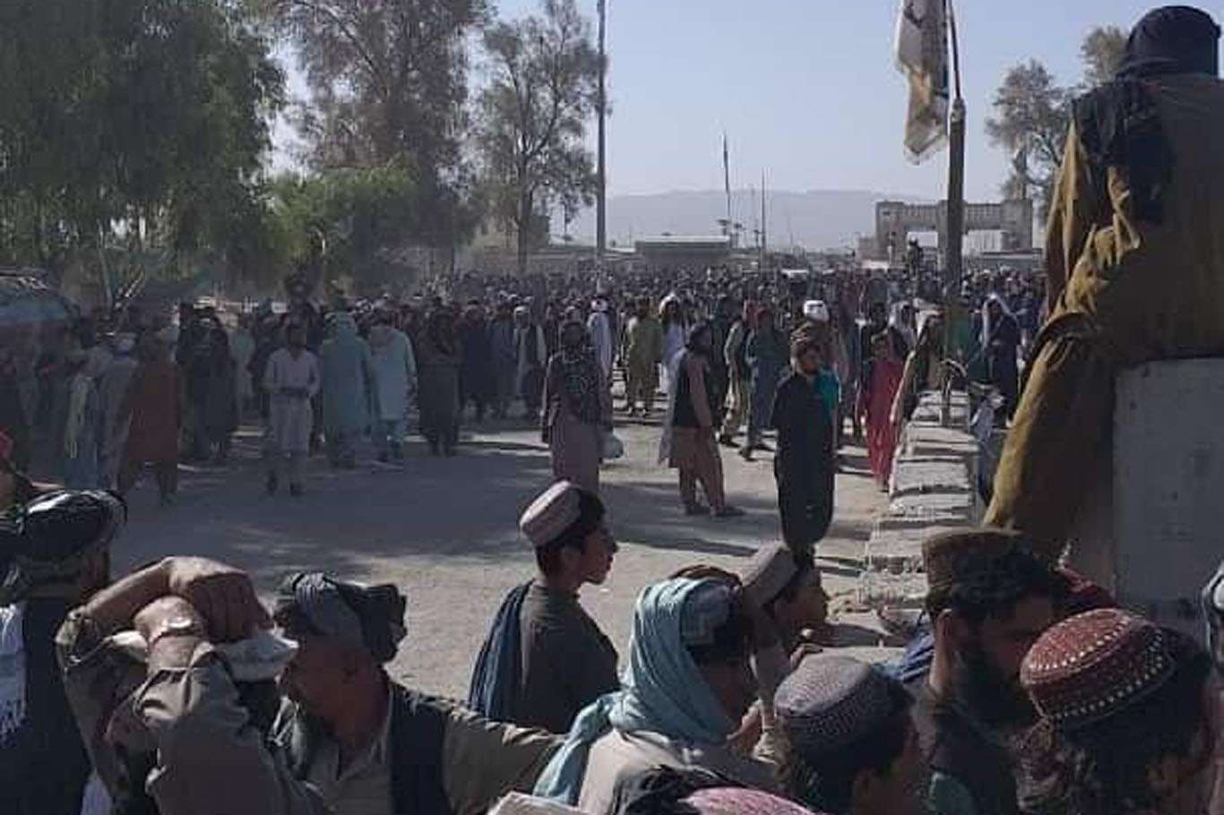 Taliban members begin to enter the capital of Kabul from all sides: Afghan Interior Ministry